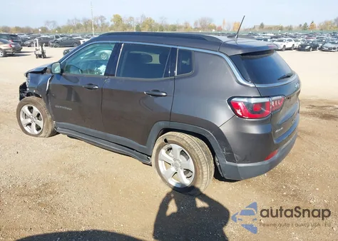 2018 Jeep Compass Latitude 4X4 from USA, damaged, VIN 3C4NJDBB4JT176756